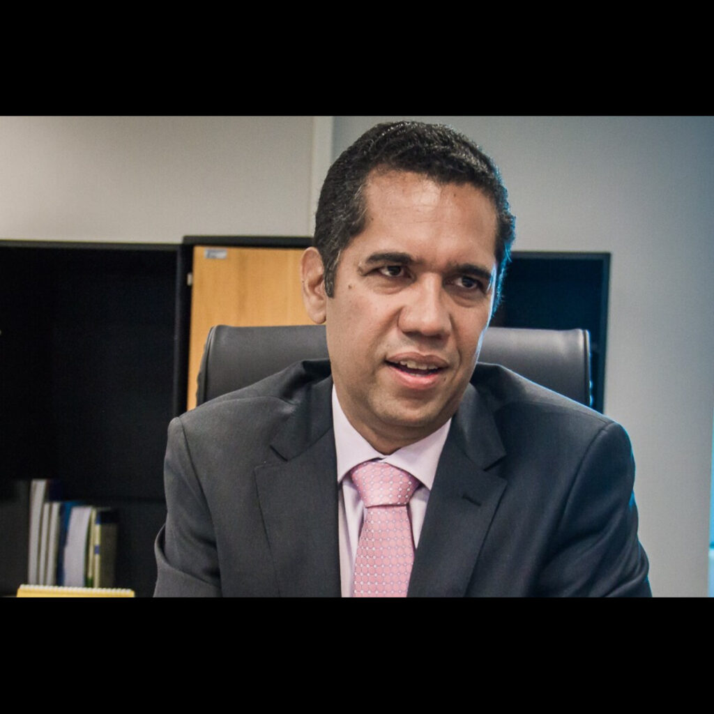 123ery52c3dx2c8-1024x1024 VEM PESADO - Ex-secretario de Marcos Rocha é aposta ao Senado em 2026