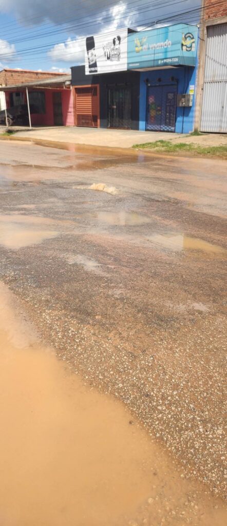 FB_IMG_1775950342013-442x1024 SERVIÇO DA CAERD – Água tratada jorra por horas e revolta comunidade