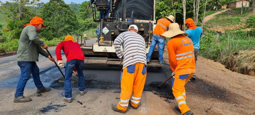 RO-383-Sentido-Alta-Floresta-20.10.2020-DER-Fotos-Ricardo-Barros-5-870x392-1 ALERTA - Frentes de trabalho do DER podem parar por falta de pagamento