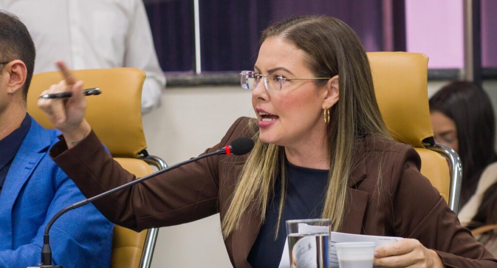 collage-16-1024x552 DESCANSO ETERNO - Vereadora propõe enterro de pets em cemiterios de Porto Velho