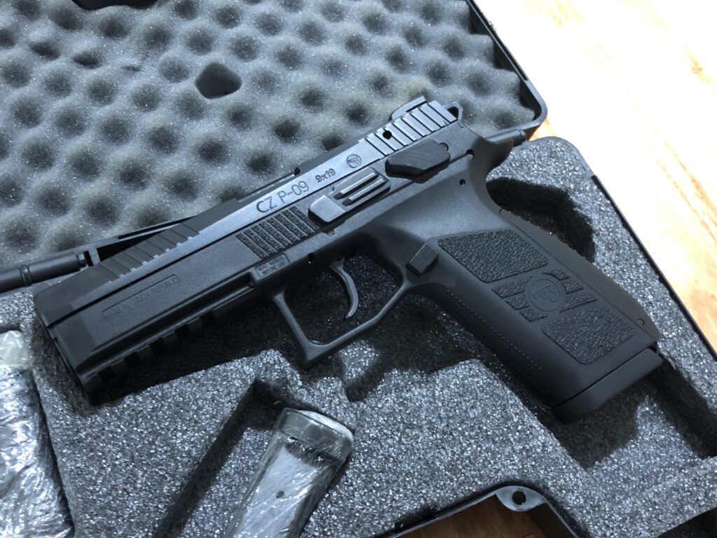 cz-1024x768 PODER DE FOGO - PM’s de Rondônia recebem Carabinas 9mm e Pistolas CZ