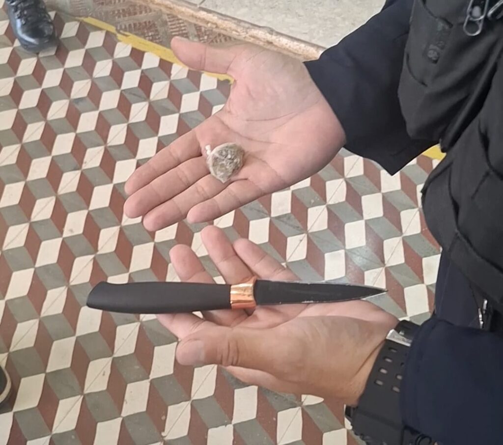 AR-1024x906 ARMA E DROGA - Policiais evitam tragédia e apreendem estudante na escola Carmela Dutra