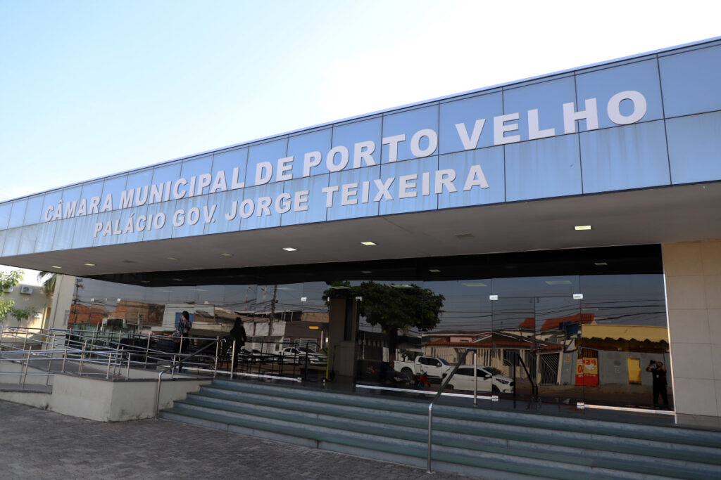 camara NA CAPITAL - Presidente dos ambulantes é expulso da Câmara de Vereadores
