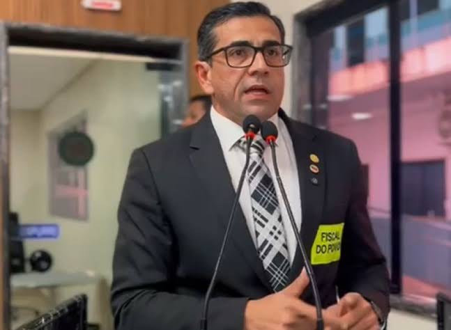 images-44 CÂMARA MUNICIPAL- Breno Mendes parte em defesa dos vigilantes