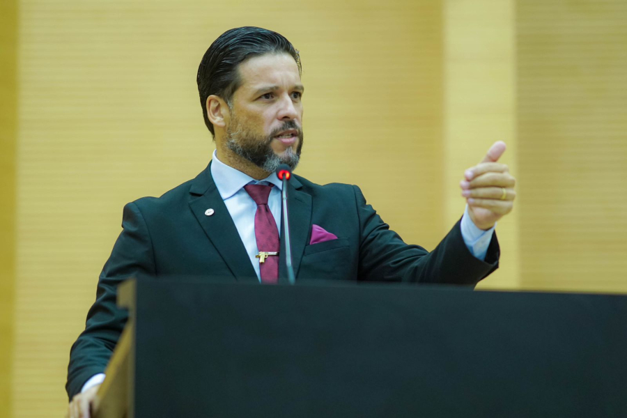 camar VIAS DE FATO? - “Vamos resolver lá fora como homens”, diz Camargo a Eyder Brasil