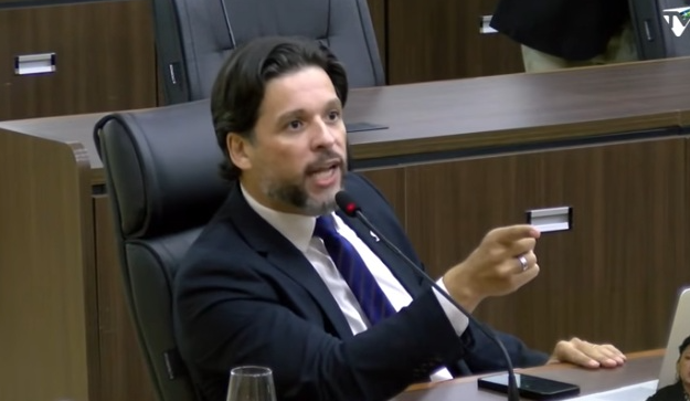 Sem-titulo “PODE TER REBELIÃO” — Deputado alerta para risco de falta de comida nos presídios
