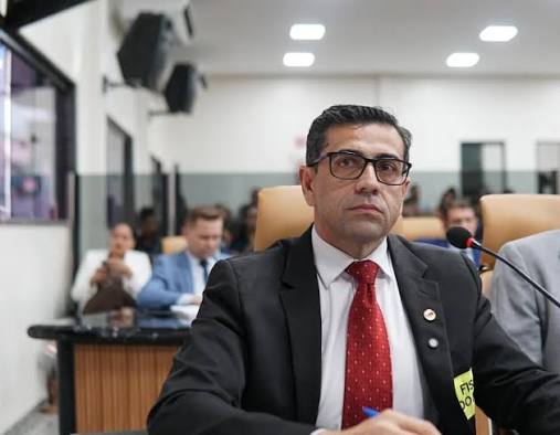 mende GRANDE NA NET - Breno Mendes mostra força online e já arrecada R$ 81,7 mil em vaquinha