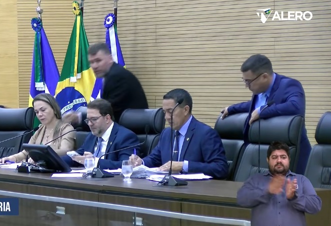 painterrr “PODE TER REBELIÃO” — Deputado alerta para risco de falta de comida nos presídios