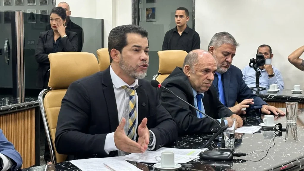 soussa-1024x576 EMERGÊNCIA - Lei de Nilton Souza prepara motoboys para salvar vidas 